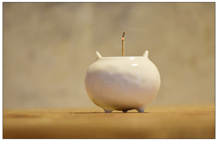 Mini ceramic incense burner, incense holder, all white,all white with gold, cute handicraft, home creative ornaments
