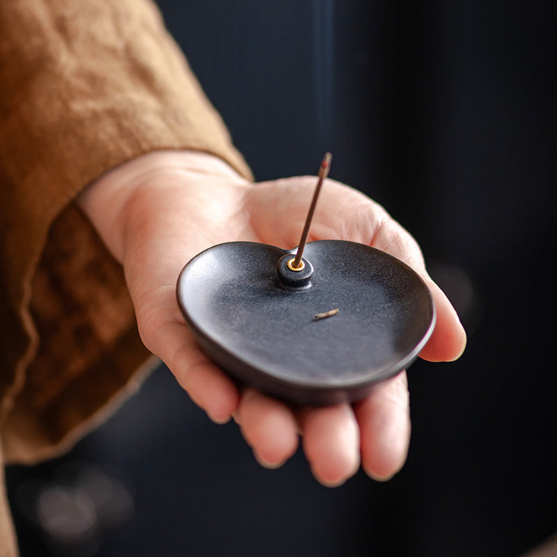 Leaf-Shaped Ceramic Incense Holder – Oriental Elegance Series