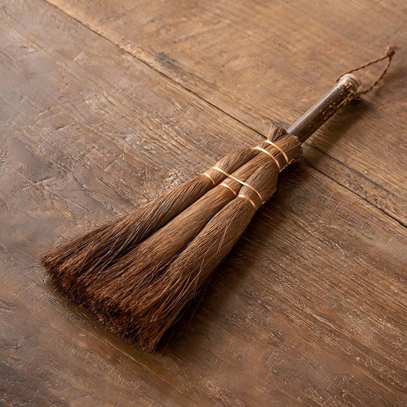 Handmade Natural Palm Fiber Brush for Zen Table – Chinese Tea Table Mat Cleaning Brush, Mini Broom for Meditation Space & Home Decor