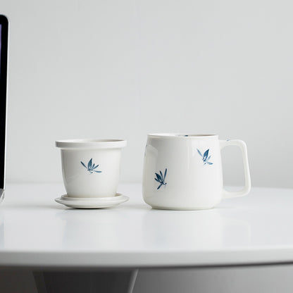 Porcelain Tea Mug with Infuser & Lid – Blue Leaf Pattern, 225ml