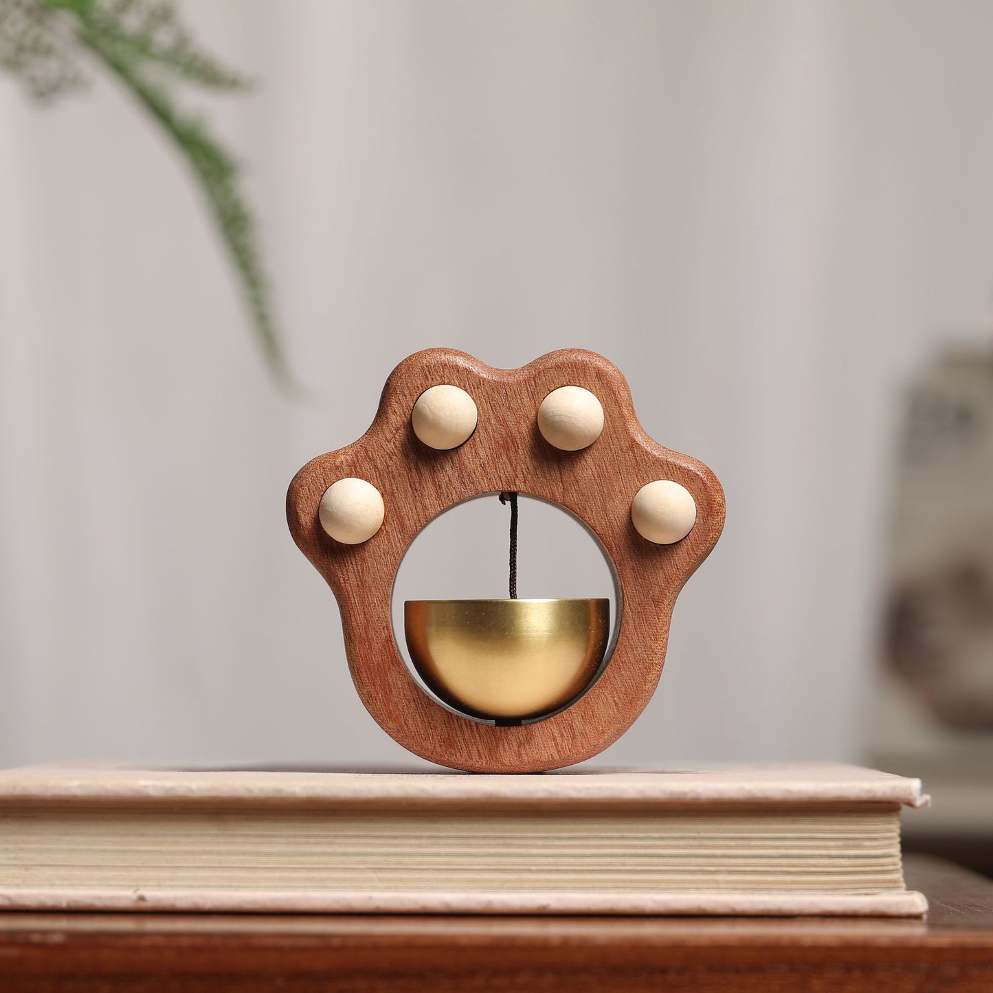 Wooden Cat Paw Doorbell – Creative Magnetic Wind Chime Hanging Decoration, Solid Walnut Wood Door Ornament