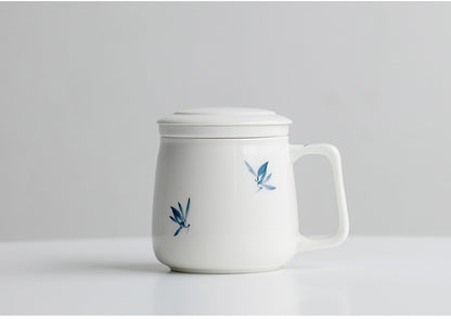 Porcelain Tea Mug with Infuser & Lid – Blue Leaf Pattern, 225ml