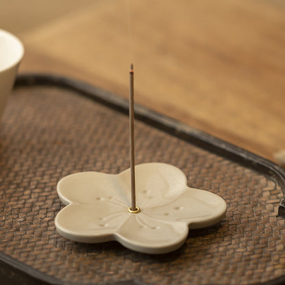 Floral Ceramic Incense Holder – Minimalist Flower Petal Tray for Stick Incense