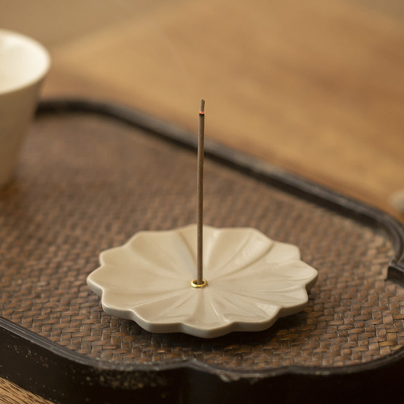 Floral Ceramic Incense Holder – Minimalist Flower Petal Tray for Stick Incense