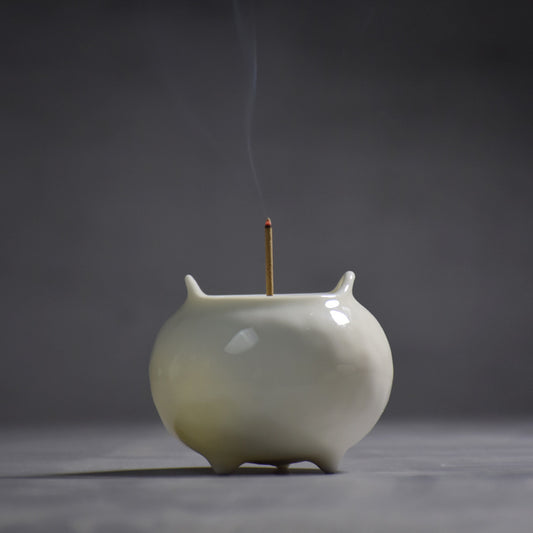Mini ceramic incense burner, incense holder, all white,all white with gold, cute handicraft, home creative ornaments