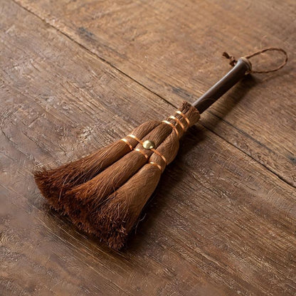 Handmade Natural Palm Fiber Brush for Zen Table – Chinese Tea Table Mat Cleaning Brush, Mini Broom for Meditation Space & Home Decor